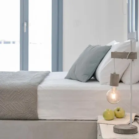 Pebble Summer House *