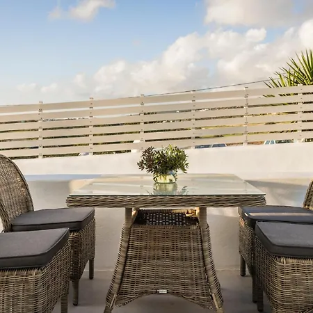 Pebble Summer House *